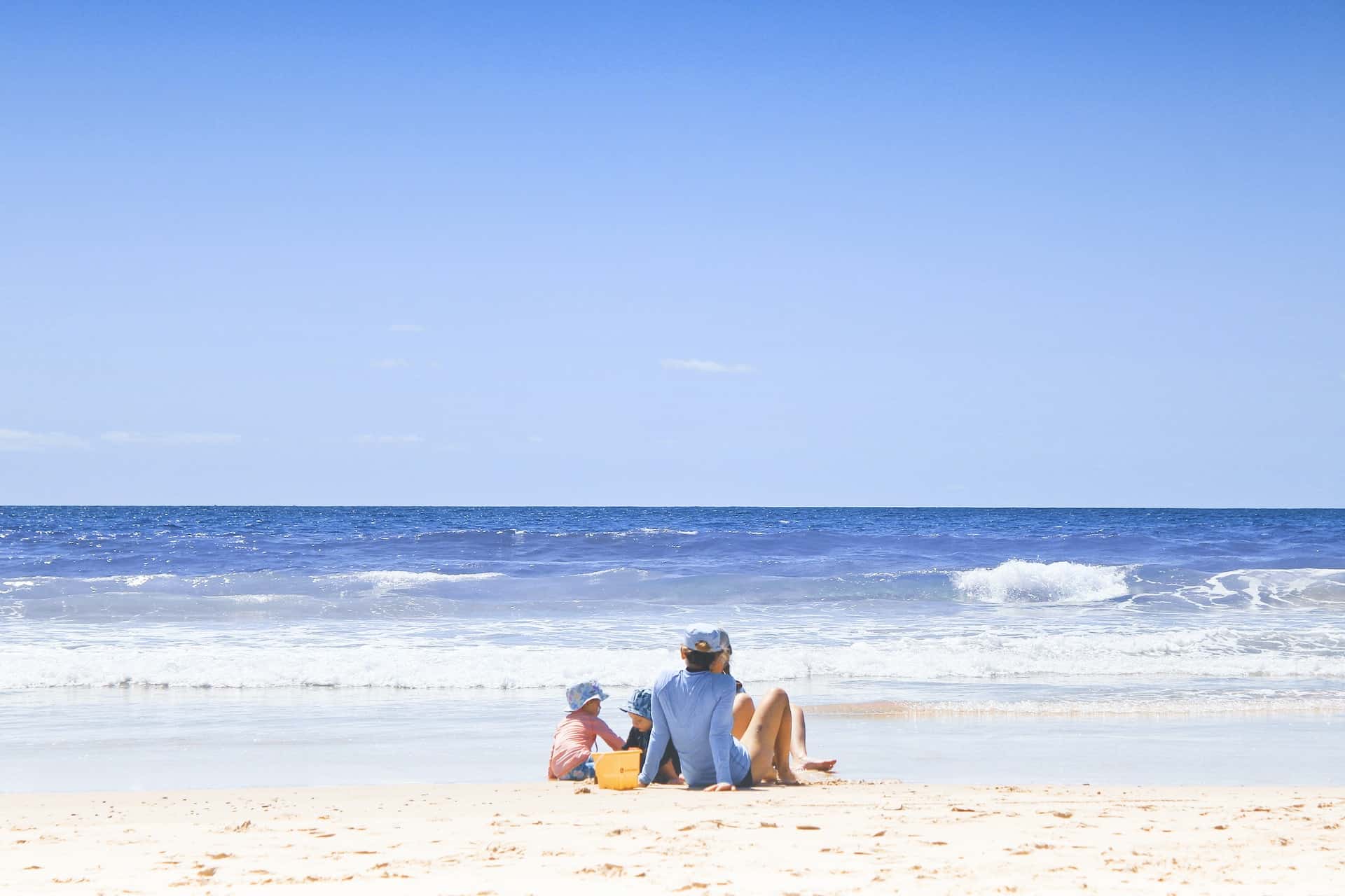 Idées de jouets de plage pour les bébés